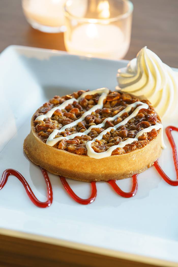 Edgewater Bar & Grille | restaurant | 8629 J M Keynes Dr, Charlotte, NC 28262, USA | 7049162831 OR +1 704-916-2831