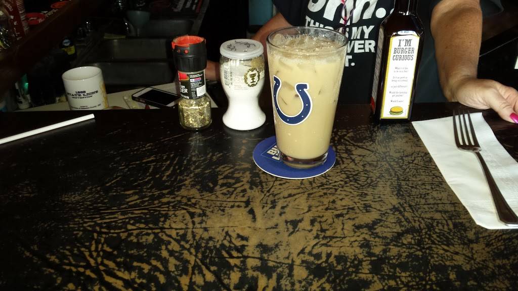 Elberts Lounge | restaurant | 14421 E Hazel St, Daleville, IN 47334, USA | 7653783330 OR +1 765-378-3330