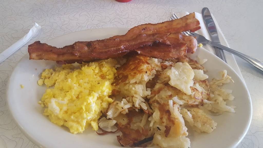 Maisons Fine Food | restaurant | 13031 Mack Ave, Detroit, MI 48215, USA | 3133317577 OR +1 313-331-7577