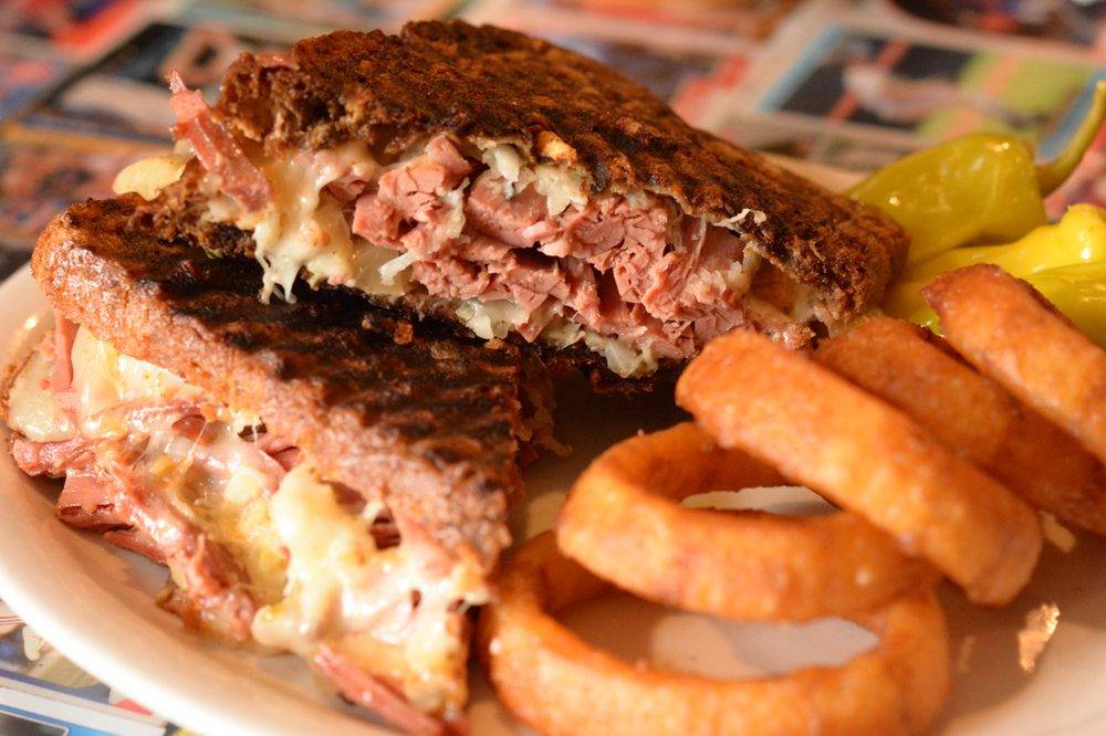 Angry Beaver Grill | restaurant | 349 SW 4th St, Corvallis, OR 97333, USA | 5412864129 OR +1 541-286-4129