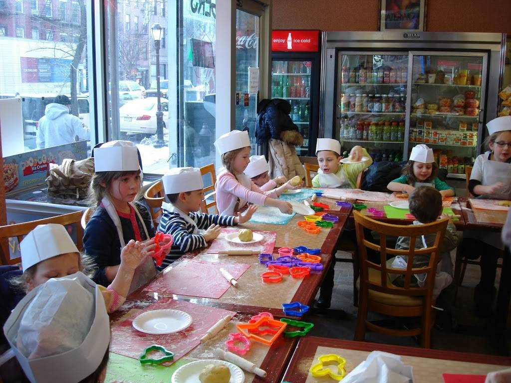 Atlantic Bagels Cafe | restaurant | 200 Clinton St, Brooklyn, NY 11201, USA | 7182549000 OR +1 718-254-9000