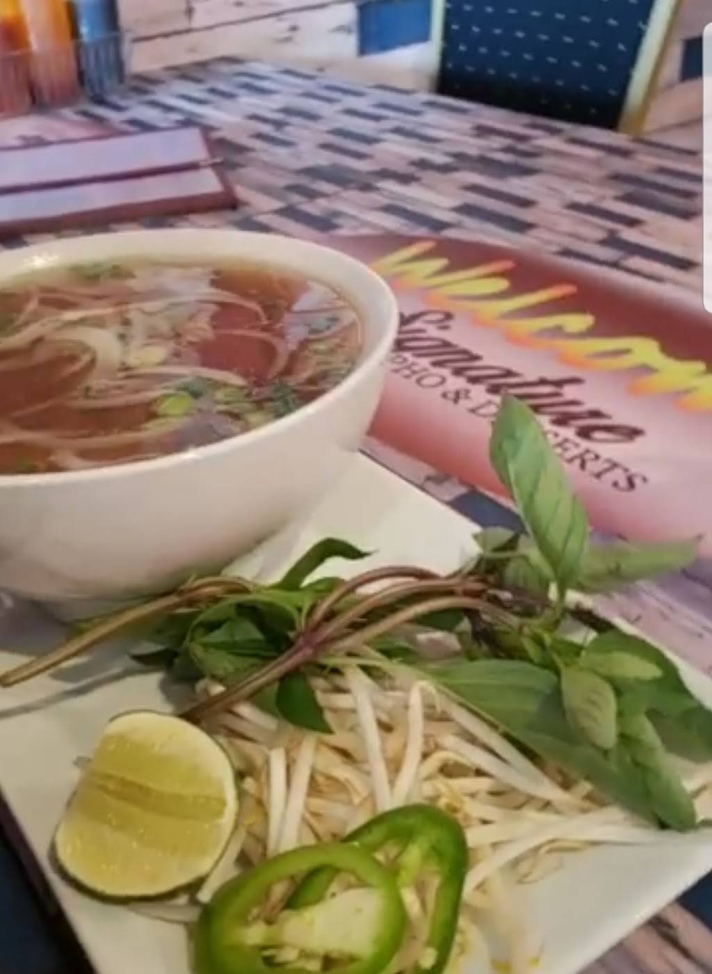 Signature Pho & Desserts | restaurant | 17600 Collier Ave # A102, Lake Elsinore, CA 92530, USA | 9512282888 OR +1 951-228-2888