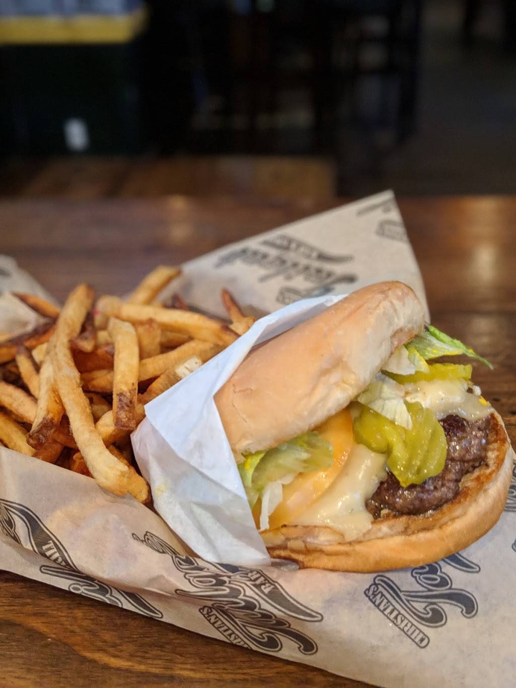 Christians Tailgate Bar & Grill | restaurant | 1012 Congress St, Houston, TX 77002, USA | 7132298449 OR +1 713-229-8449