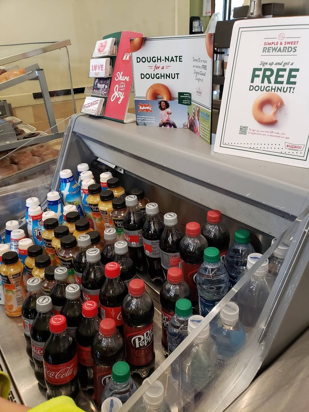 Krispy Kreme | bakery | 2128 W Brandon Blvd, Brandon, FL 33511, USA | 8135711395 OR +1 813-571-1395