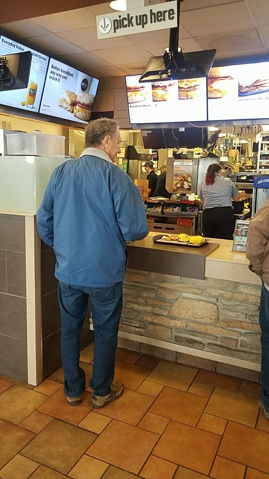 McDonalds | cafe | 3917 Alpine Ave NW, Comstock Park, MI 49321, USA | 6167858449 OR +1 616-785-8449