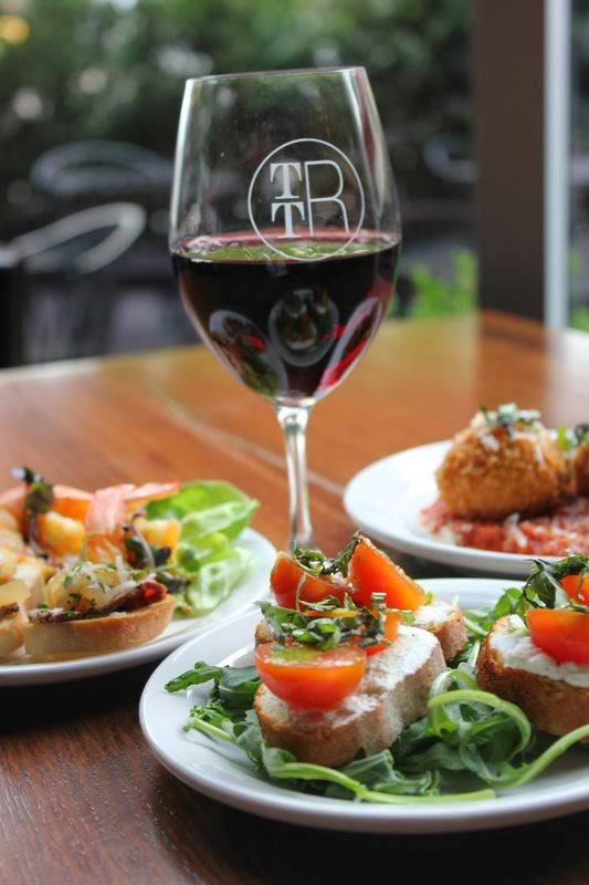 The Tasting Room | restaurant | 818 Town and Country Blvd #100, Houston, TX 77024, USA | 2818221500 OR +1 281-822-1500