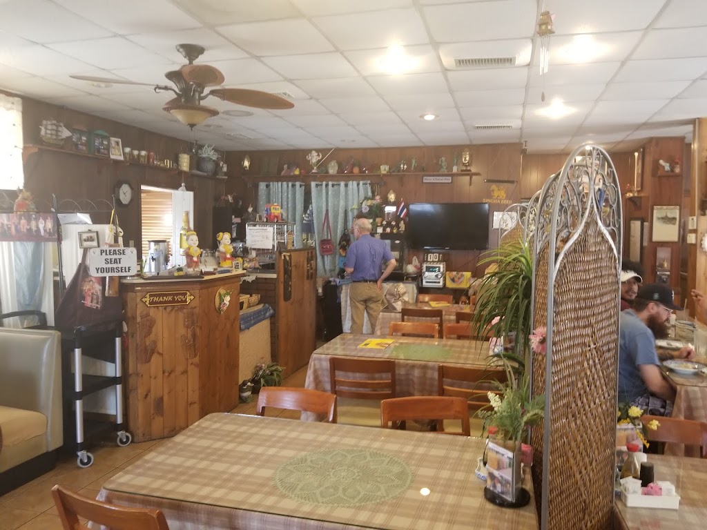 Anns Thai Kitchen | restaurant | 3309 S 1st St, Abilene, TX 79605, USA | 3256739972 OR +1 325-673-9972