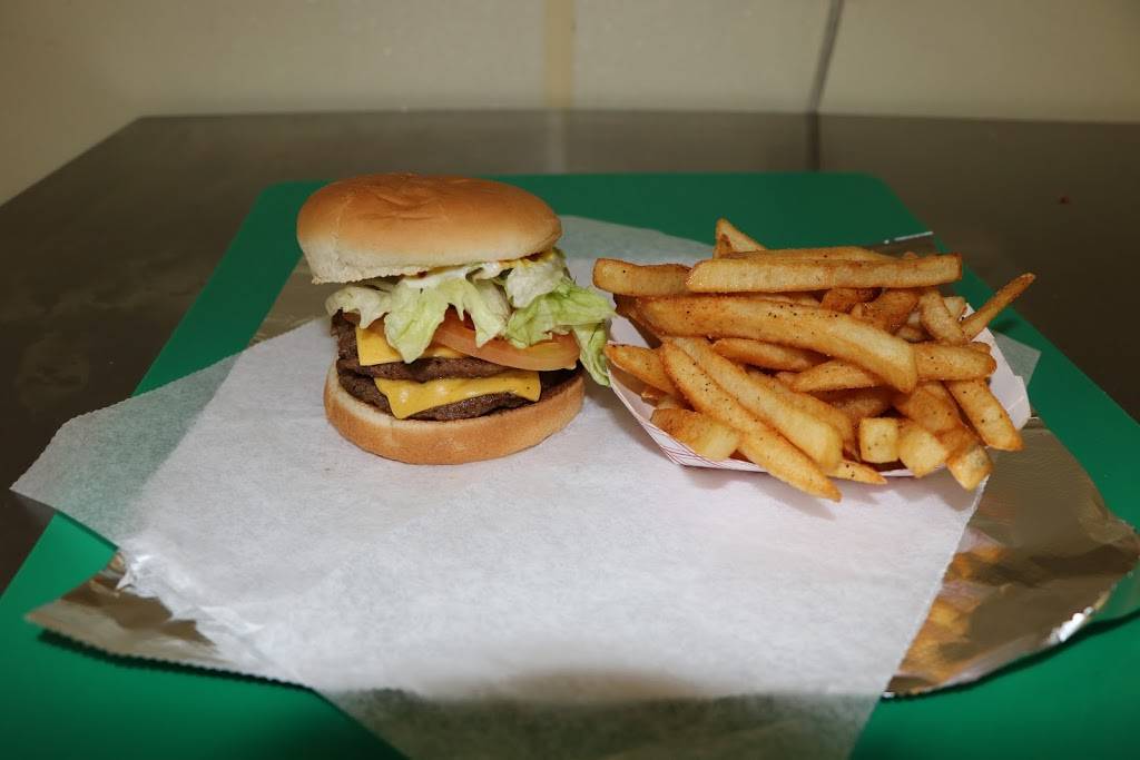 Captain Chicken | restaurant | 4561 Warner Rd, Cleveland, OH 44105, USA | 2169386543 OR +1 216-938-6543