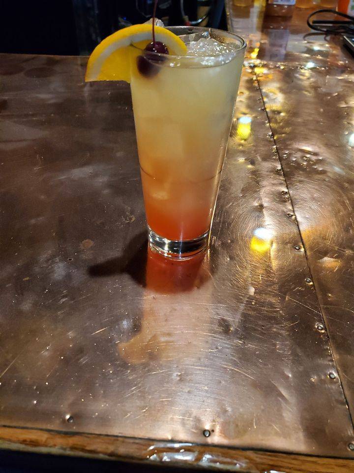 Leonards Bar & Grille | restaurant | 5504 Harvard Ave, Cleveland, OH 44105, USA | 2167722450 OR +1 216-772-2450