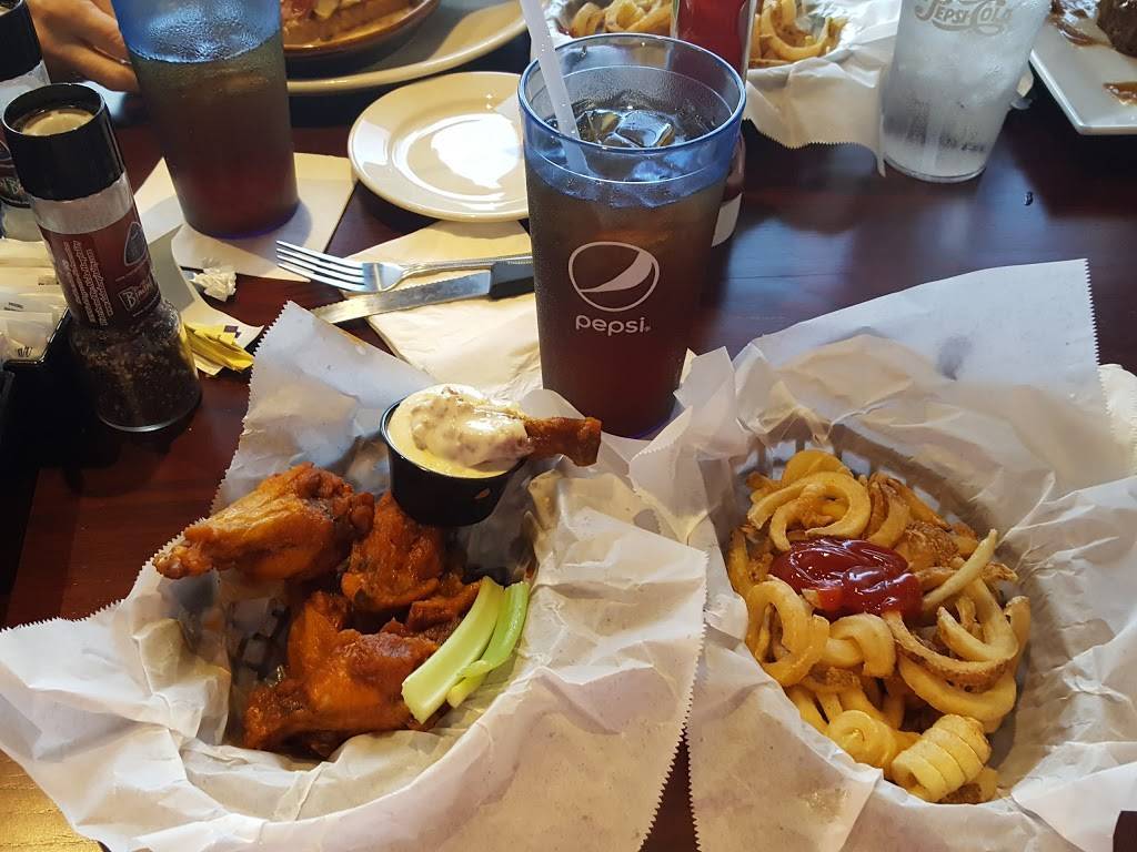 Baumhowers Victory Grille | restaurant | 500 Harper Lee Dr, Tuscaloosa, AL 35404, USA | 2054099922 OR +1 205-409-9922