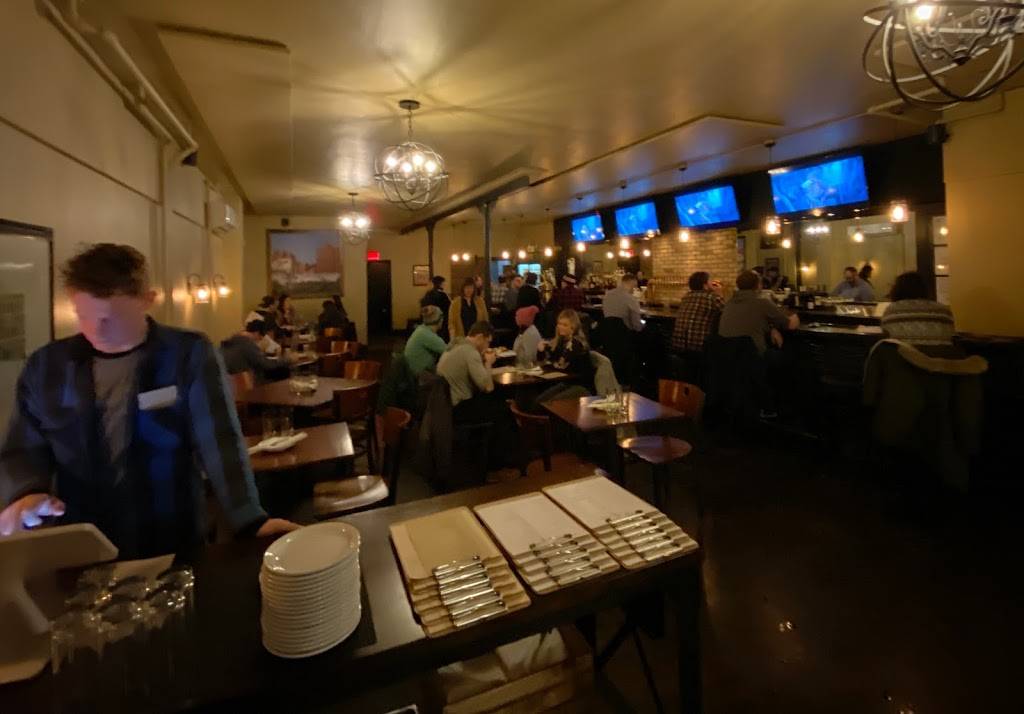 The Neighborhood Draft | restaurant | 5921 W Vliet St, Milwaukee, WI 53208, USA | 4148852028 OR +1 414-885-2028