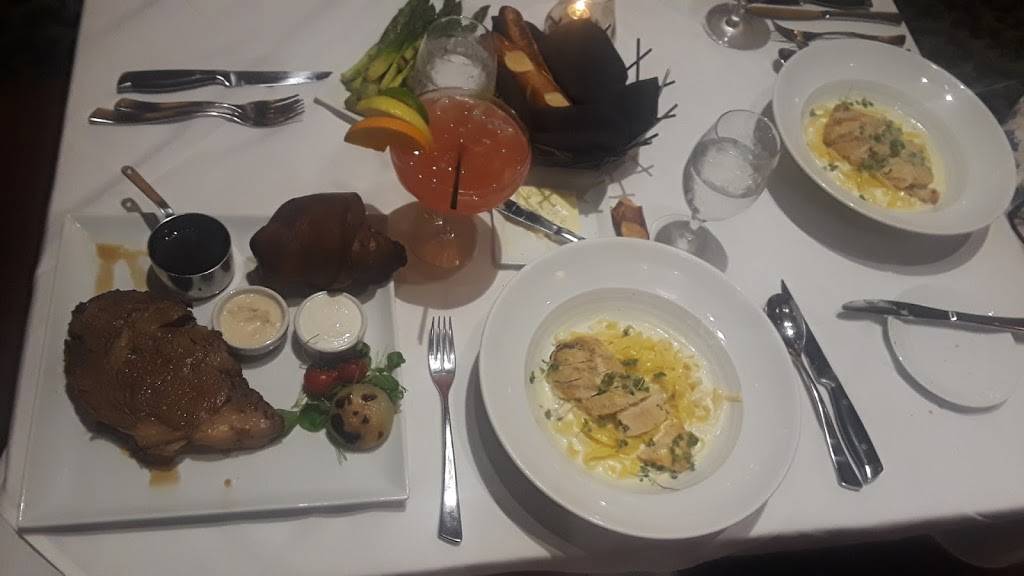 Bugattis Steak and Pasta | restaurant | 777 Aldis Ave, East Chicago, IN 46312, USA | 2193783000 OR +1 219-378-3000