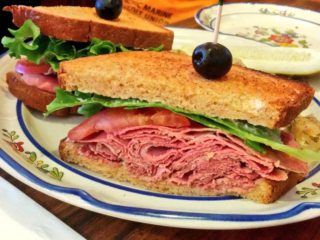 Gazzolos Sausage Co Restaurant | restaurant | 132 E Highland Ave, San Bernardino, CA 92404, USA | 9098863213 OR +1 909-886-3213