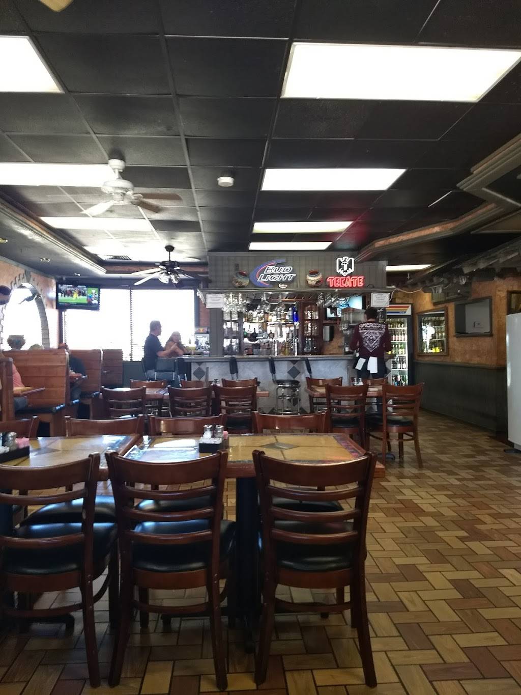 La Fiesta Mexican Restaurant | restaurant | 220 W Almar Dr, Chickasha, OK 73018, USA | 4052223355 OR +1 405-222-3355