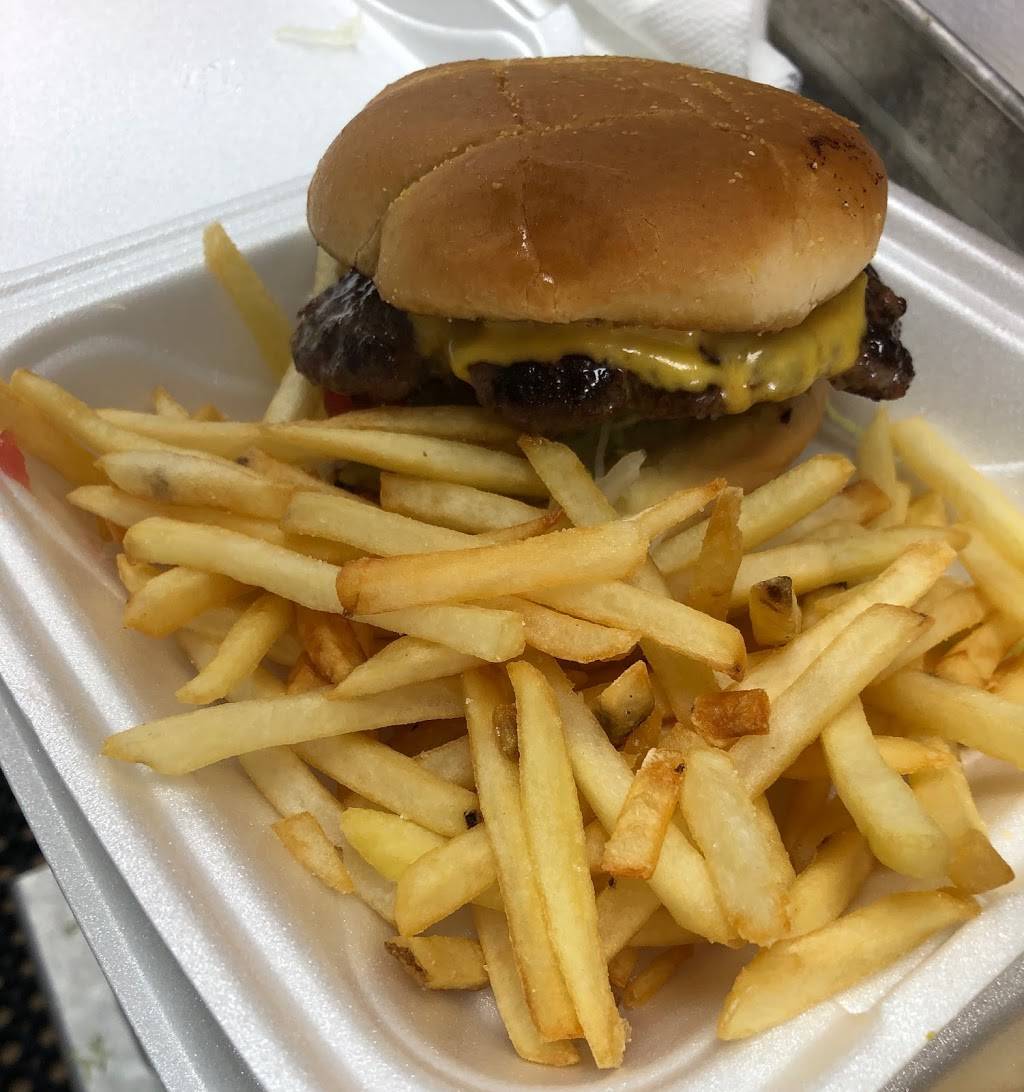 The Family Food Truck | restaurant | 550 Lee Blvd, Lehigh Acres, FL 33936, USA | 2396749322 OR +1 239-674-9322