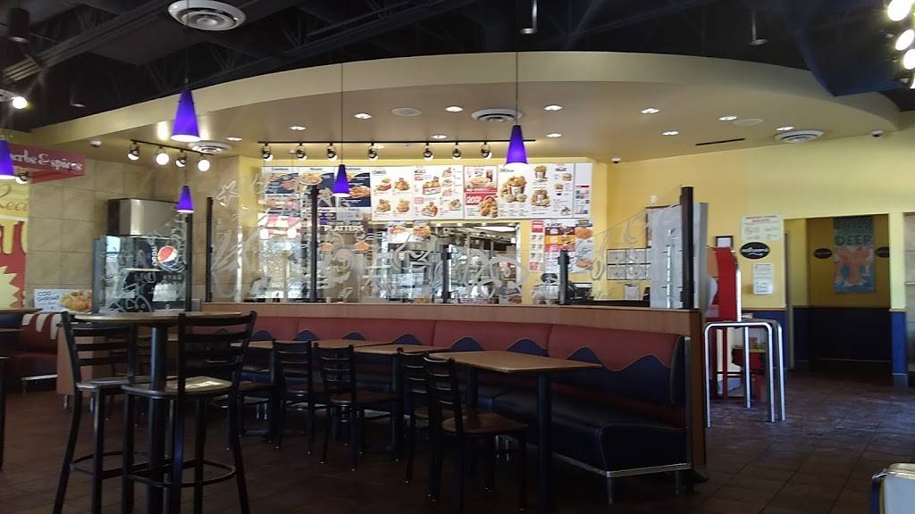 Long John Silvers | restaurant | 606 Broadhollow Rd, Melville, NY 11747, USA | 6312933496 OR +1 631-293-3496