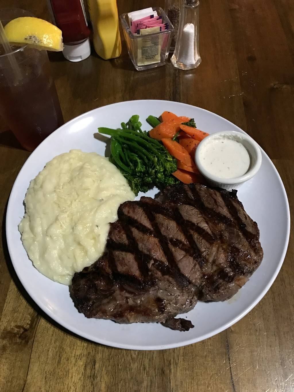 Sky Lounge | restaurant | 2200 Airport Blvd #143, Santa Rosa, CA 95403, USA | 7075429400 OR +1 707-542-9400