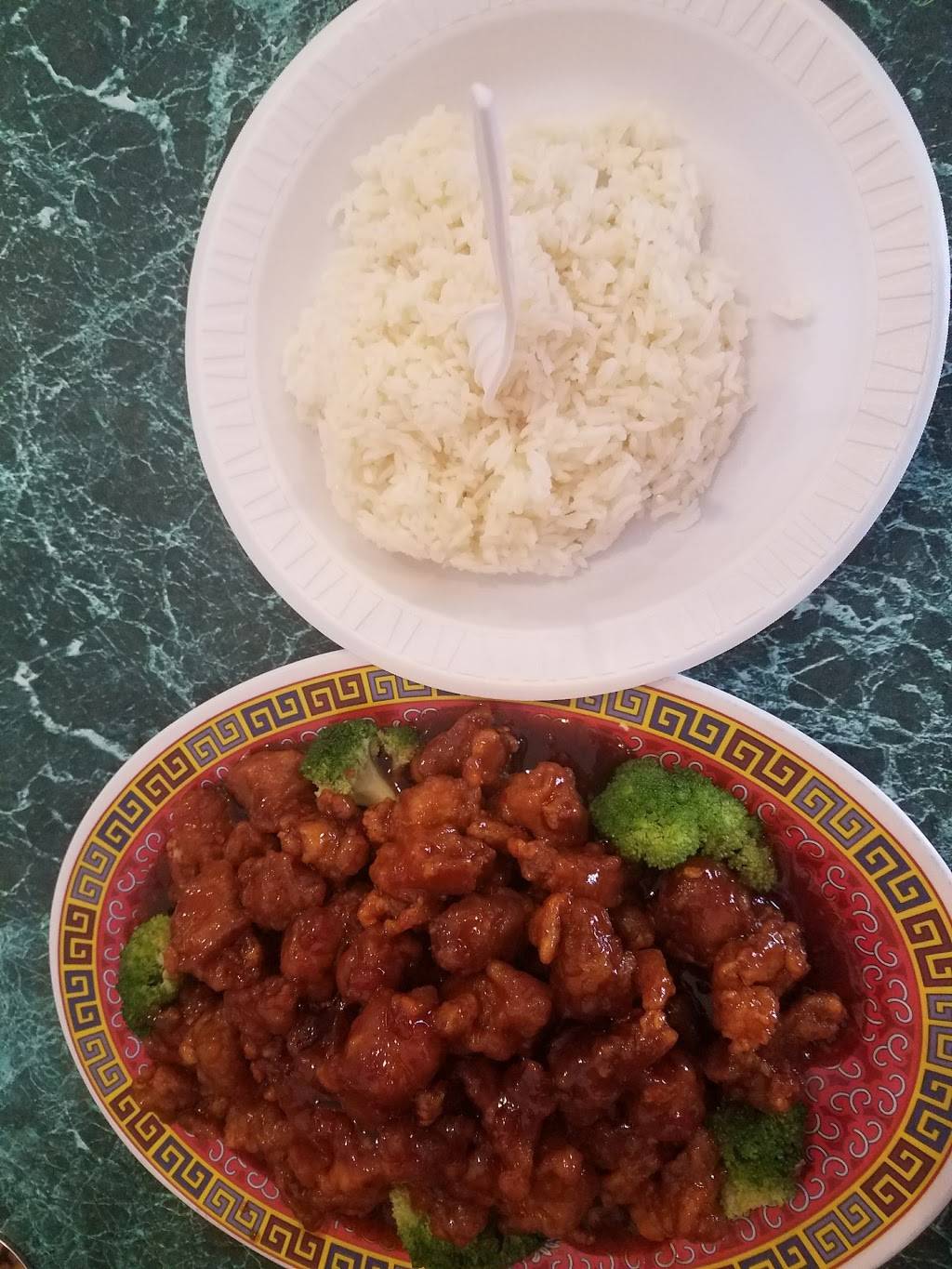 China Garden Restaurant | restaurant | 4 Rainbow Plaza, Mannington, WV 26582, USA | 3049862088 OR +1 304-986-2088