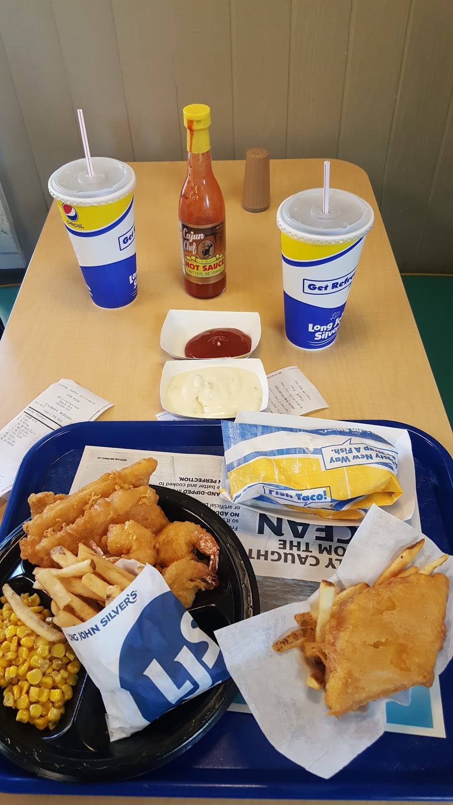 Long John Silvers | restaurant | 800 Irving Park Rd, Hanover Park, IL 60133, USA | 6308301270 OR +1 630-830-1270