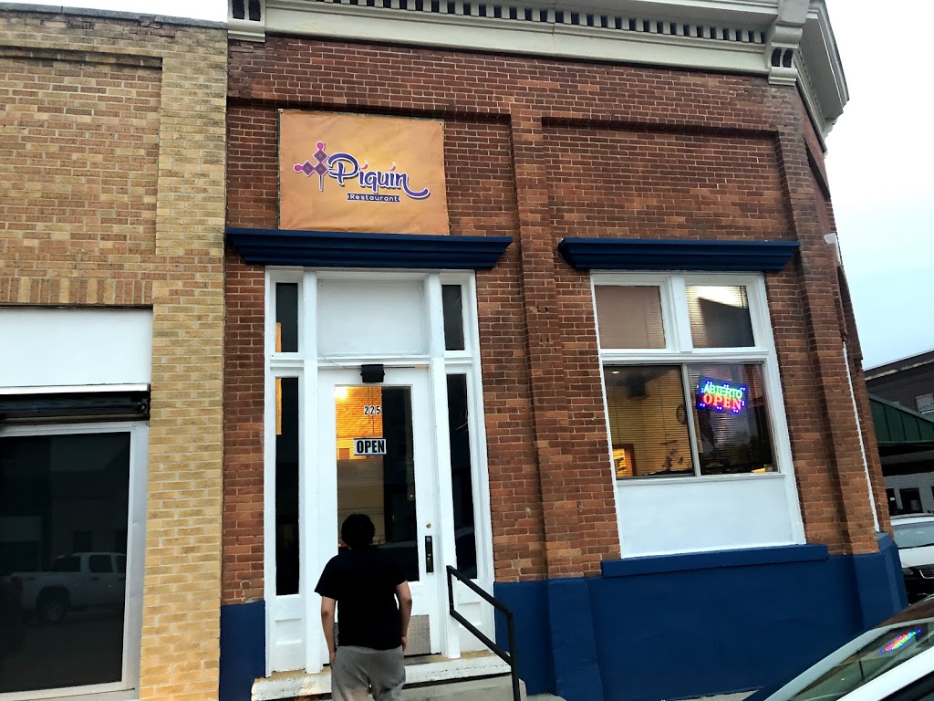 Sidelines | restaurant | 206 Main St, Wakefield, NE 68784, USA | 4022872957 OR +1 402-287-2957