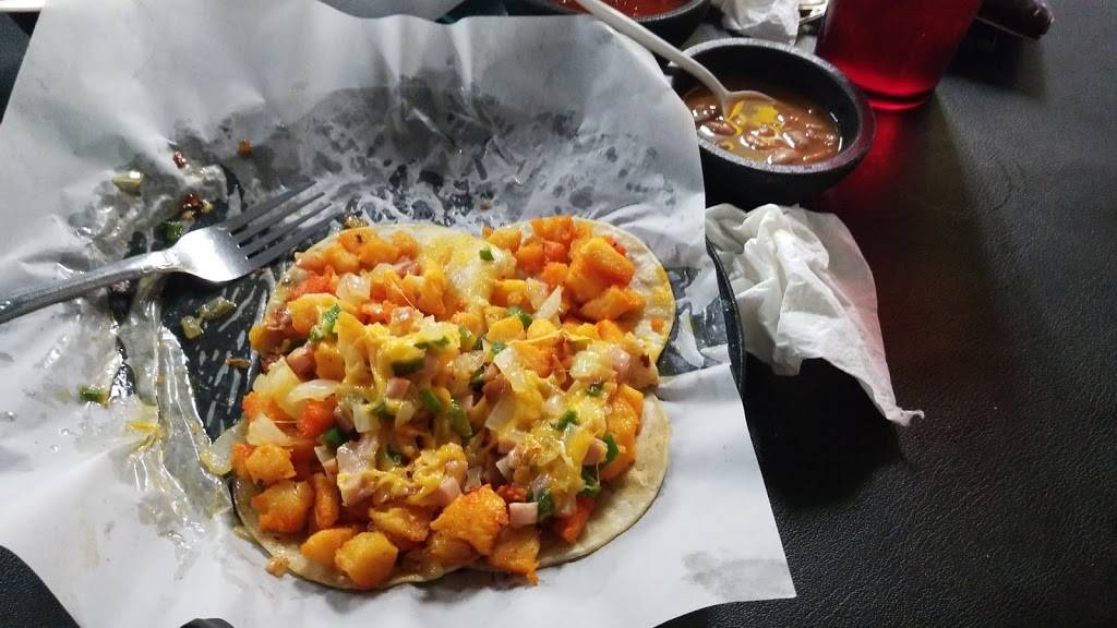 Al Chile Taqueria | restaurant | 9618 Socorro Rd, El Paso, TX 79927, USA | 9152719500 OR +1 915-271-9500