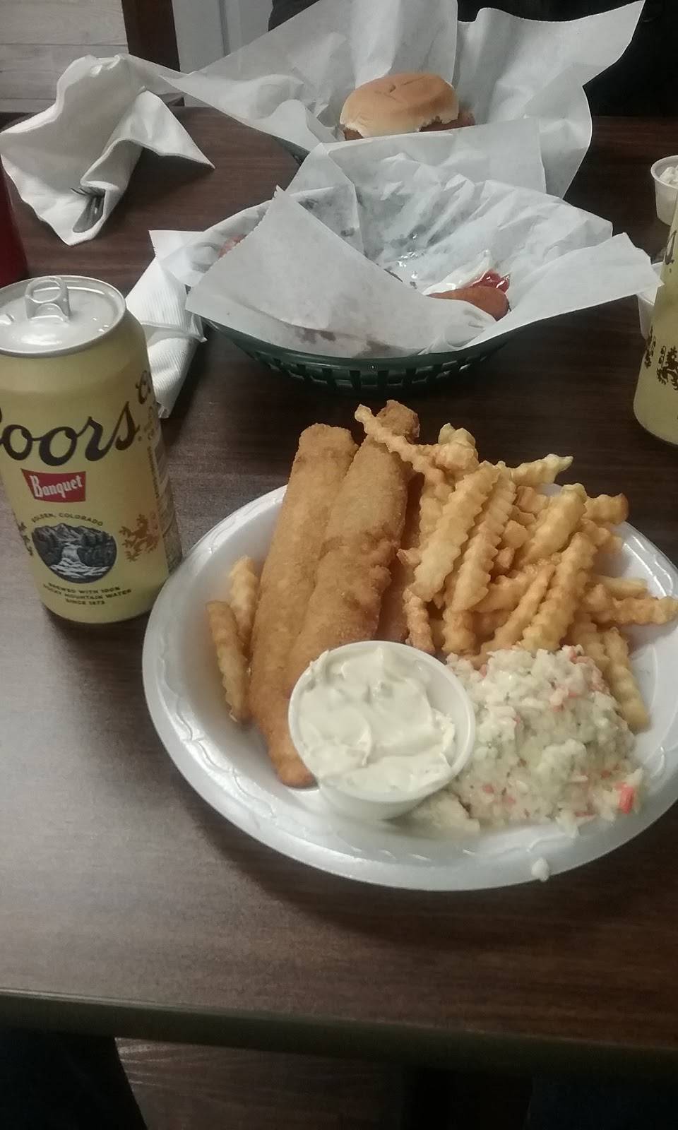 Bostons | restaurant | 804 5th St SE, Cedar Rapids, IA 52401, USA | 3193639627 OR +1 319-363-9627