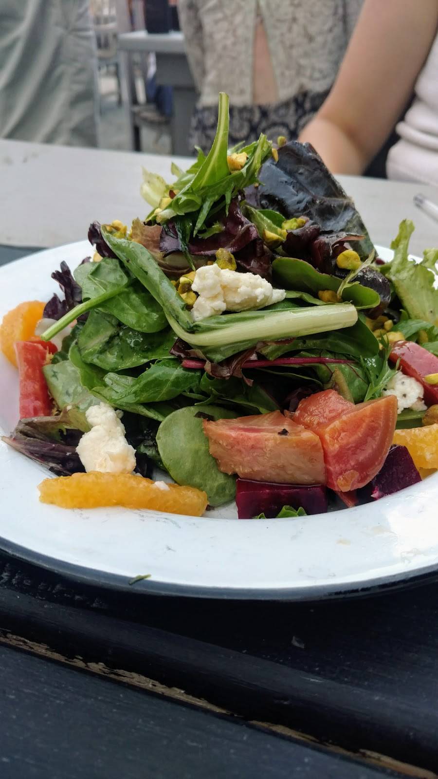 Park & Field | restaurant | 3509 W Fullerton Ave, Chicago, IL 60647, USA | 7733607373 OR +1 773-360-7373