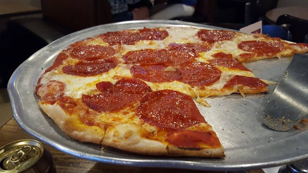 Cooms Corner Sports Grill | restaurant | 1225 E 9th St, Lockport, IL 60441, USA | 8158384420 OR +1 815-838-4420