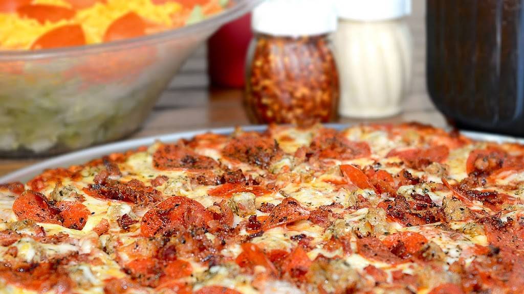 Monicals Pizza | restaurant | 2103 Veterans Pkwy, Bloomington, IL 61704, USA | 3096626933 OR +1 309-662-6933