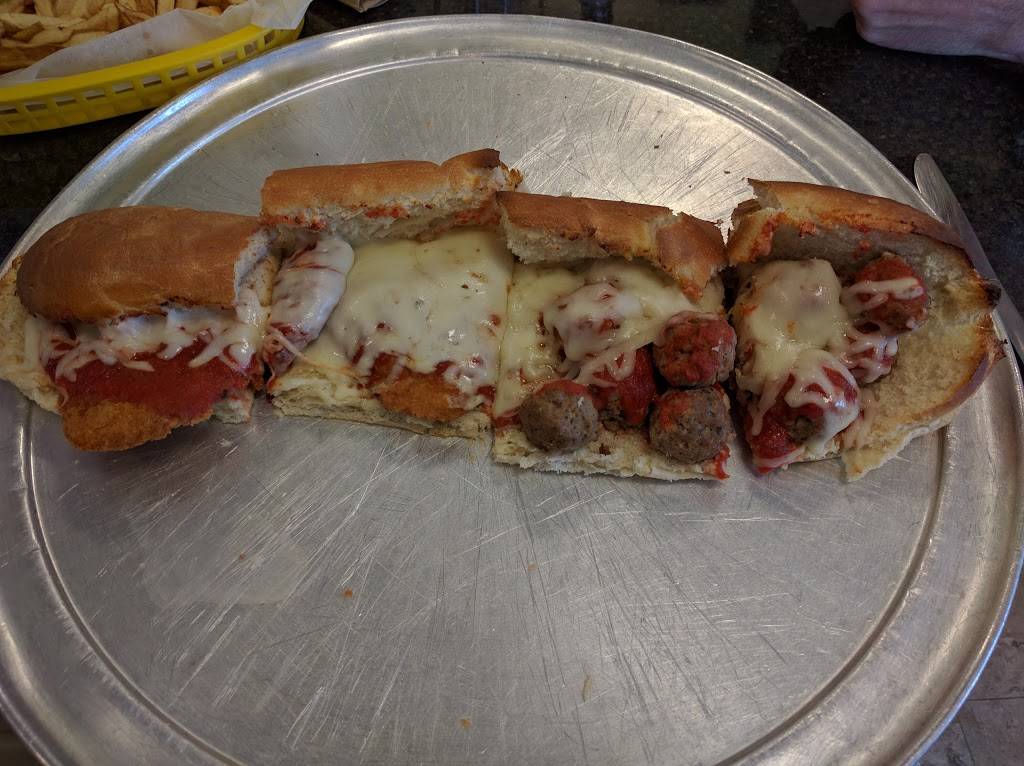 Treasas Pizza & Subs | restaurant | 2564 Delta Rd, Brogue, PA 17309, USA | 7179279545 OR +1 717-927-9545
