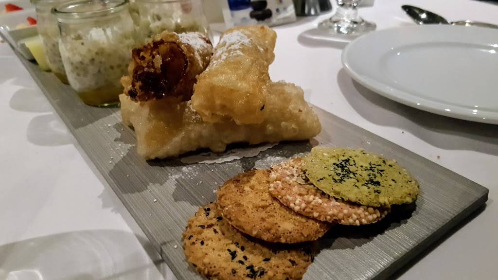 Table des Trois Vallées | restaurant | 584 Rue Maclaren E, Gatineau, QC J8L 2W1, Canada | 81998685144444 OR +1 819-986-8514 ext. 4444