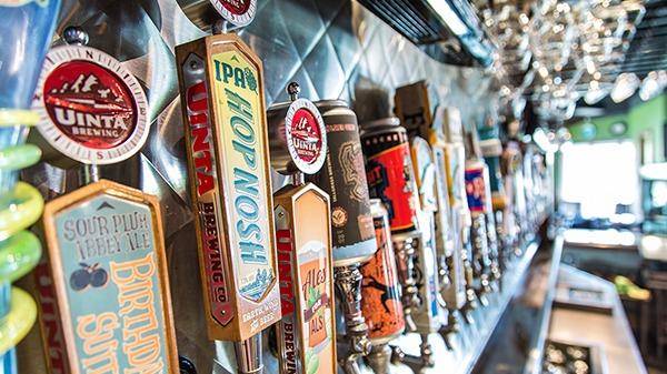 Barleys Kitchen + Tap | restaurant | 11924 W 119th St, Overland Park, KS 66213, USA | 9136634099 OR +1 913-663-4099