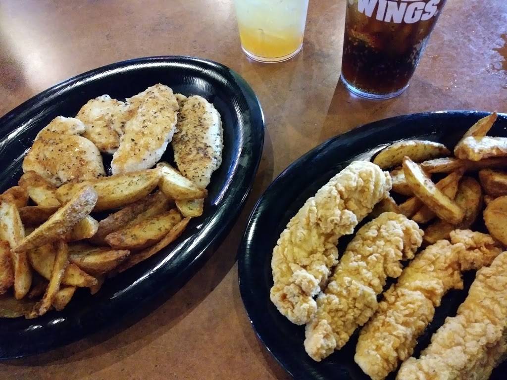 Buffalo Wild Wings | restaurant | 1460 Meeting Blvd #119, Rock Hill, SC 29730, USA | 8033289464 OR +1 803-328-9464