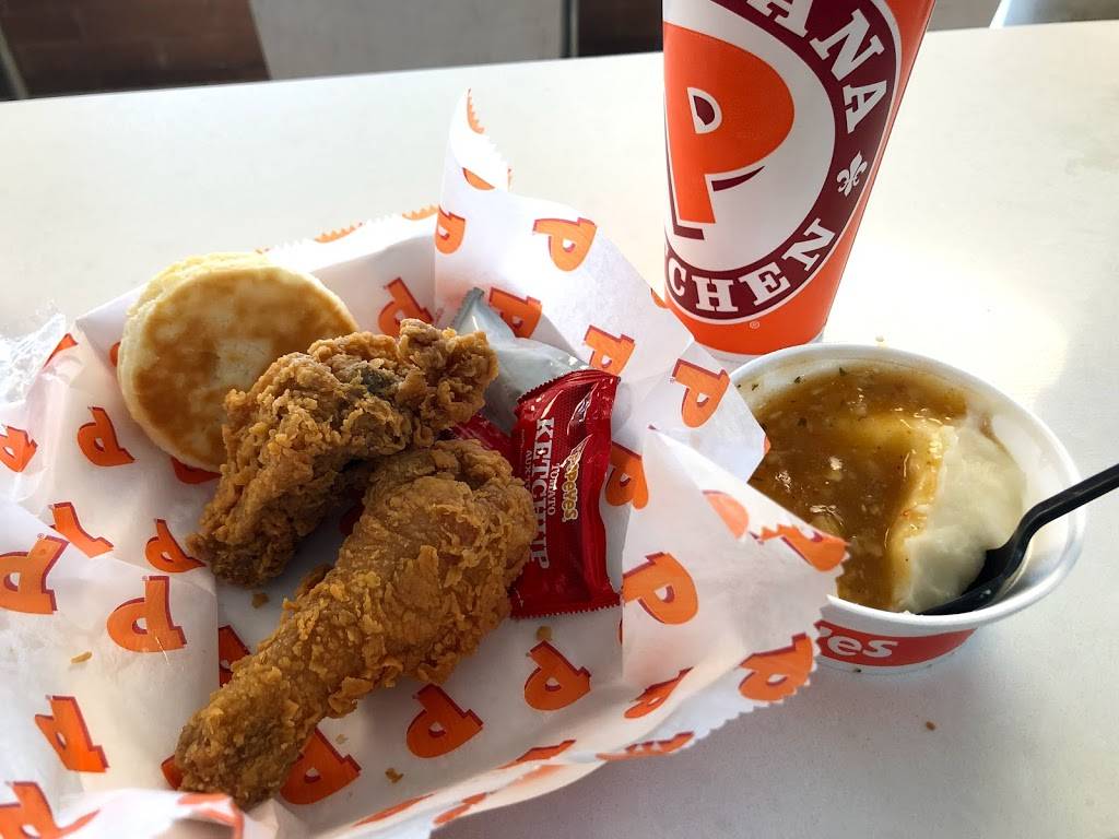Popeyes Louisiana Kitchen | restaurant | 9 Vanier Ln, North York, ON M3J 2S5, Canada | 4167365883 OR +1 416-736-5883