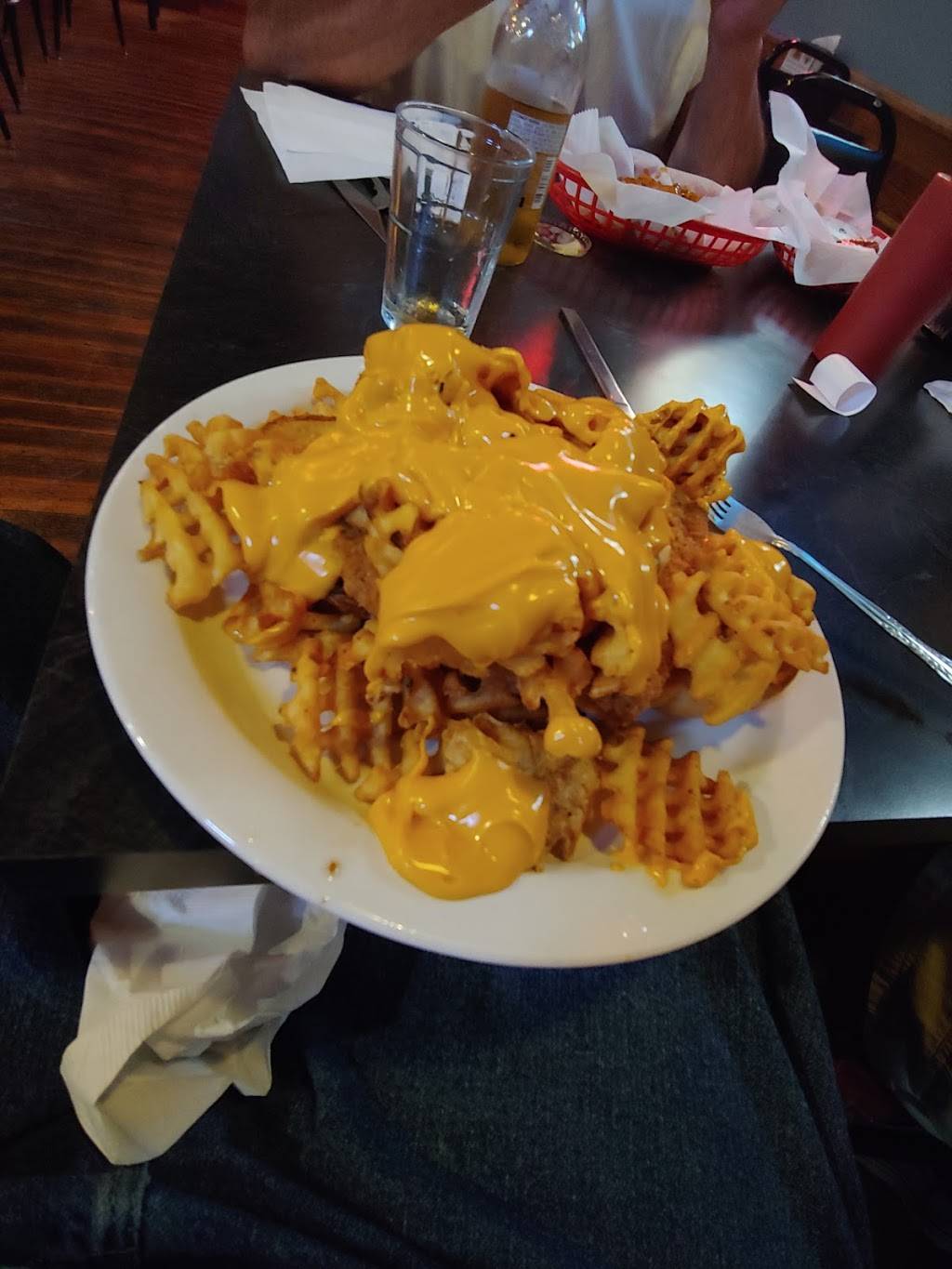 Whiskey Tavern | restaurant | 31 Main St, Newhall, IA 52315, USA | 3192235132 OR +1 319-223-5132