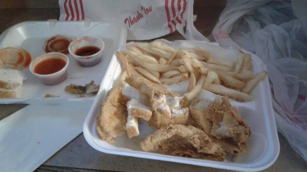 SuperJ J Fish & Chicken | restaurant | 17324 Torrence Ave, Lansing, IL 60438, USA | 7084180788 OR +1 708-418-0788