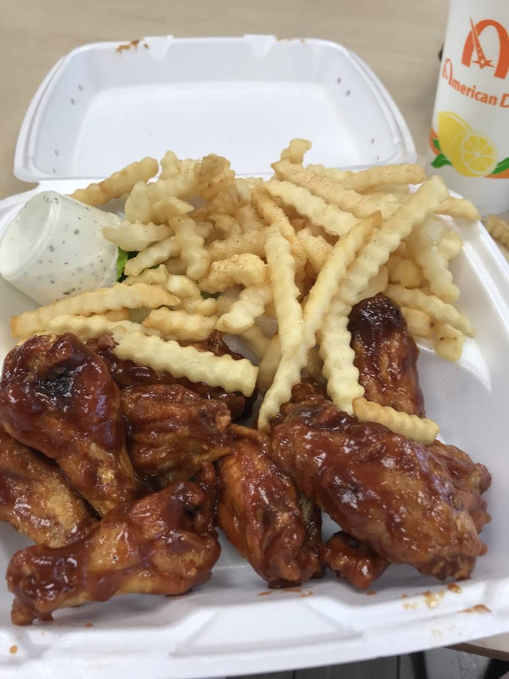 American Deli | restaurant | 3126 Milton Rd, Charlotte, NC 28215, USA | 9805851237 OR +1 980-585-1237