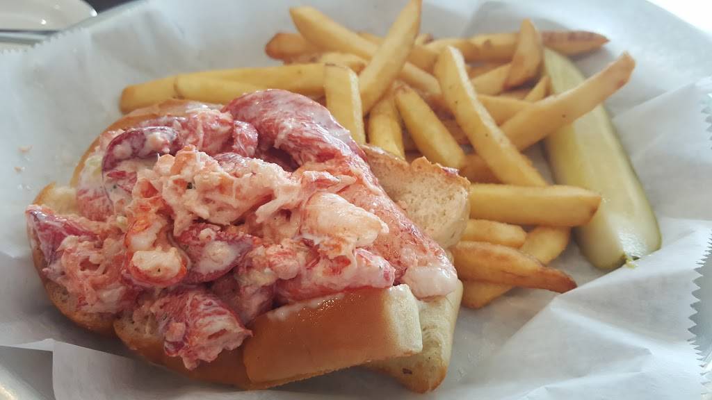 CJ Finz Raw Bar & Grille | restaurant | 9413 West St, Manassas, VA 20110, USA | 5712921742 OR +1 571-292-1742