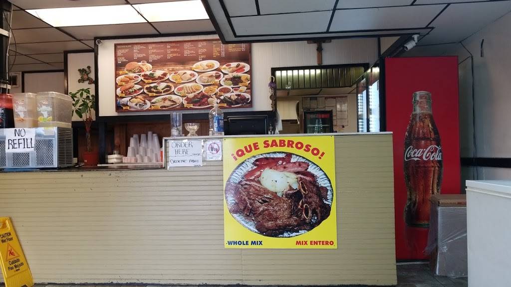 Pollos Asados Rey Regio | restaurant | 646 10th St, Hempstead, TX 77445, USA | 9799215023 OR +1 979-921-5023