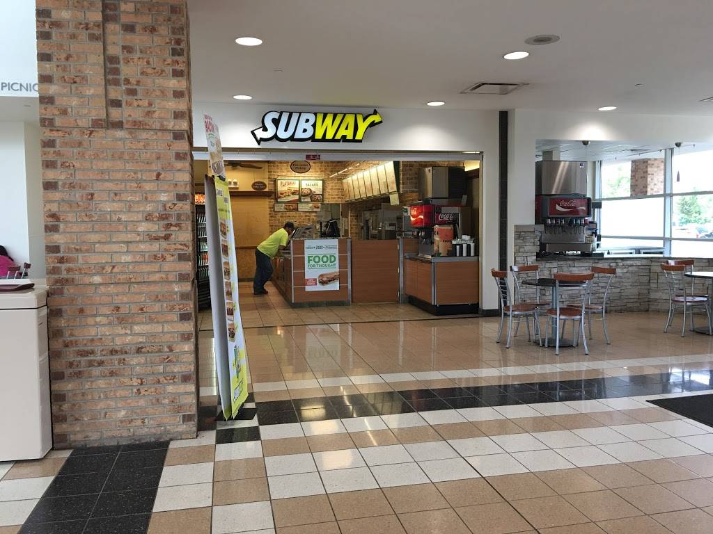 Subway Restaurants | restaurant | 5800 Hinsdale Oasis, Hinsdale, IL 60521, USA | 2242774355 OR +1 224-277-4355