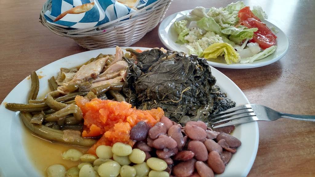 Blue & White | restaurant | 1355 US-61, Tunica, MS 38676, USA | 6623631371 OR +1 662-363-1371