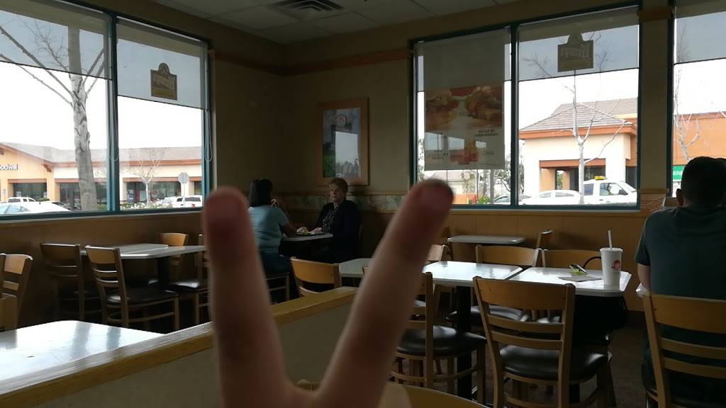 Wendys | restaurant | 14439 Baseline Ave, Fontana, CA 92336, USA | 9093568622 OR +1 909-356-8622