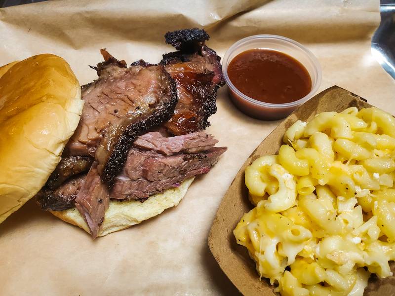 Legends Smokehouse & Grill | restaurant | 214 Tiny Town Rd, Clarksville, TN 37042, USA | 9313207095 OR +1 931-320-7095