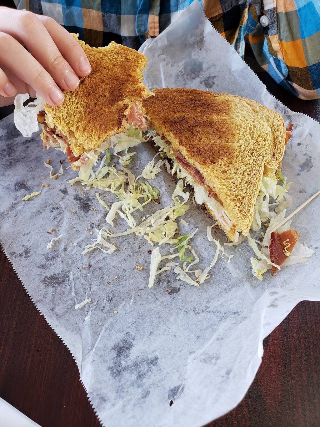 Cafe Express | restaurant | 1507 E Locust St, Davenport, IA 52803, USA | 5633227353 OR +1 563-322-7353