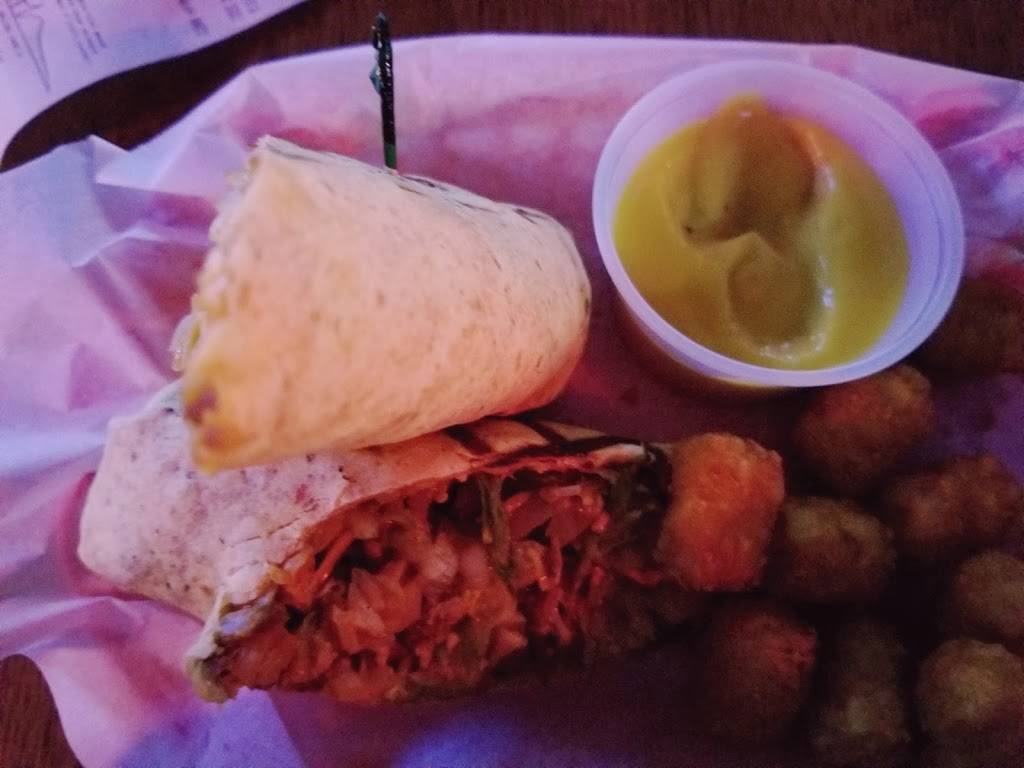 Silver Bullet | restaurant | 135 N Main St, East Peoria, IL 61611, USA | 3096940568 OR +1 309-694-0568