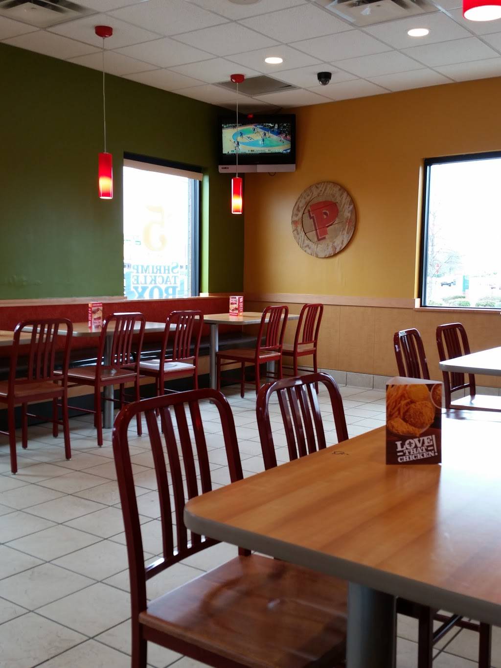 Popeyes Louisiana Kitchen | restaurant | 1296 N Germantown Pkwy, Cordova, TN 38016, USA | 9017586156 OR +1 901-758-6156