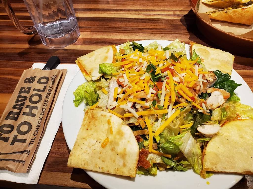 Chilis Grill & Bar | restaurant | 1156 N Canyon Creek Pkwy, Spanish Fork, UT 84660, USA | 8019978446 OR +1 801-997-8446