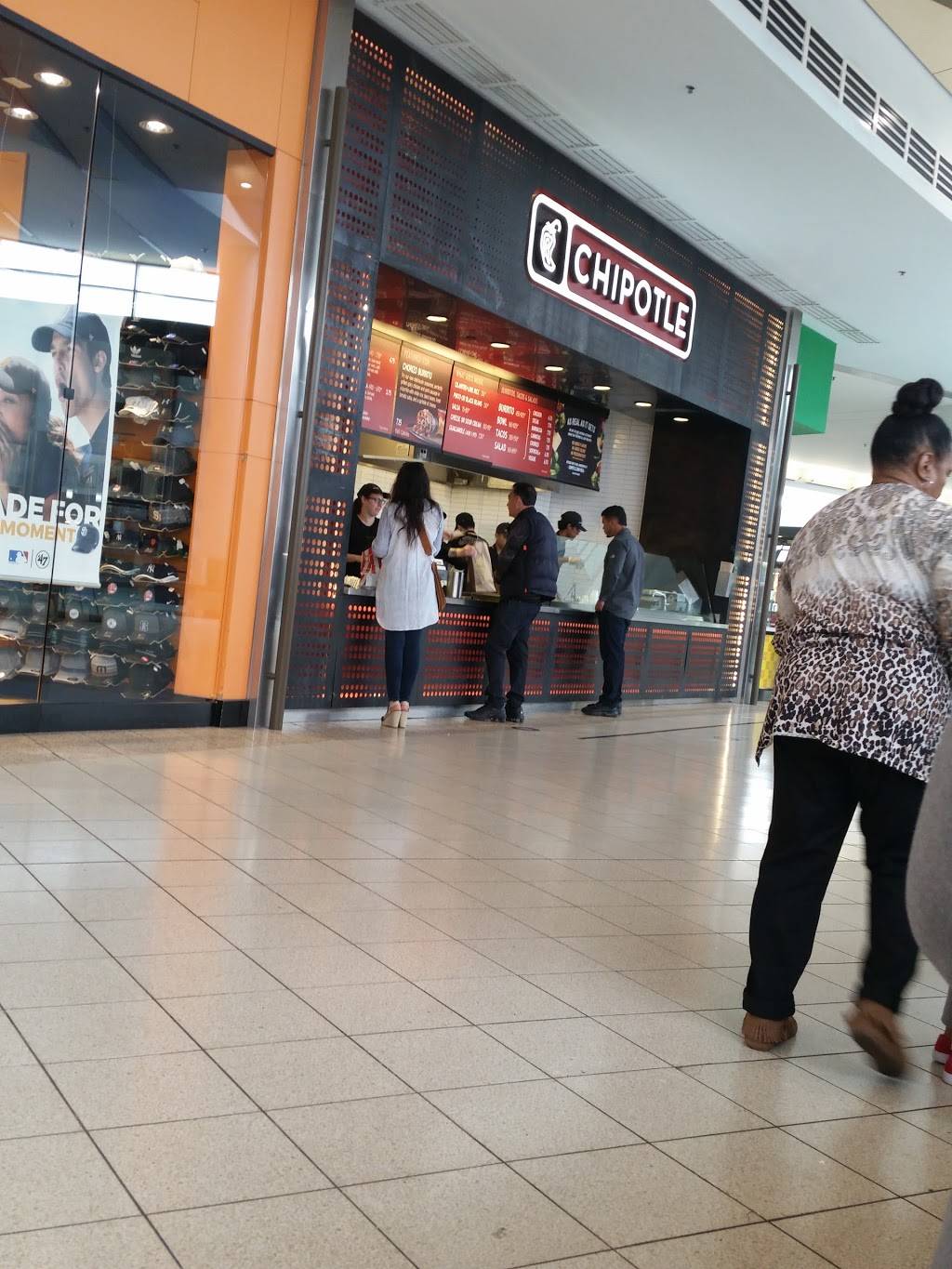 Chipotle Mexican Grill | restaurant | 3030 Plaza Bonita Rd Ste 2450, National City, CA 91950, USA | 6198020000 OR +1 619-802-0000