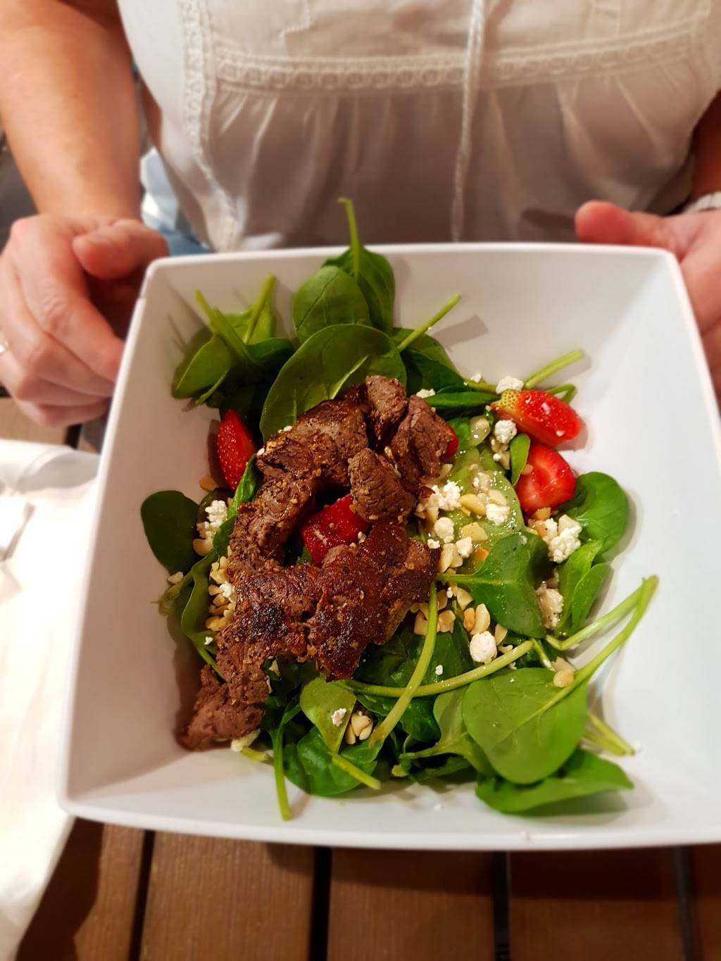 Saltys Island Bar & Grille | restaurant | 437 S Gulfview Blvd, Clearwater Beach, FL 33767, USA | 7272168085 OR +1 727-216-8085