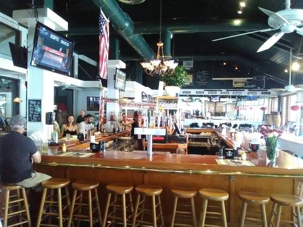 E.R. Bradleys Saloon | restaurant | 104 N Clematis St, West Palm Beach, FL 33401, USA | 5618333520 OR +1 561-833-3520